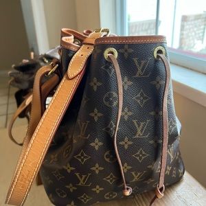 SOLD❗️❗️❗️ excellent condition pre-loved Louis Vuitton NOE tote